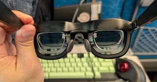 XREAL One で快適な出張は可能なのか？